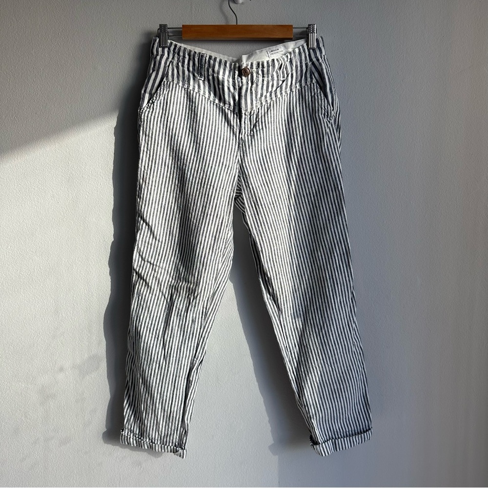 Gap Cotton Linen High Rise Straight Legs Girlfriend Chino in Blue & White Stripe